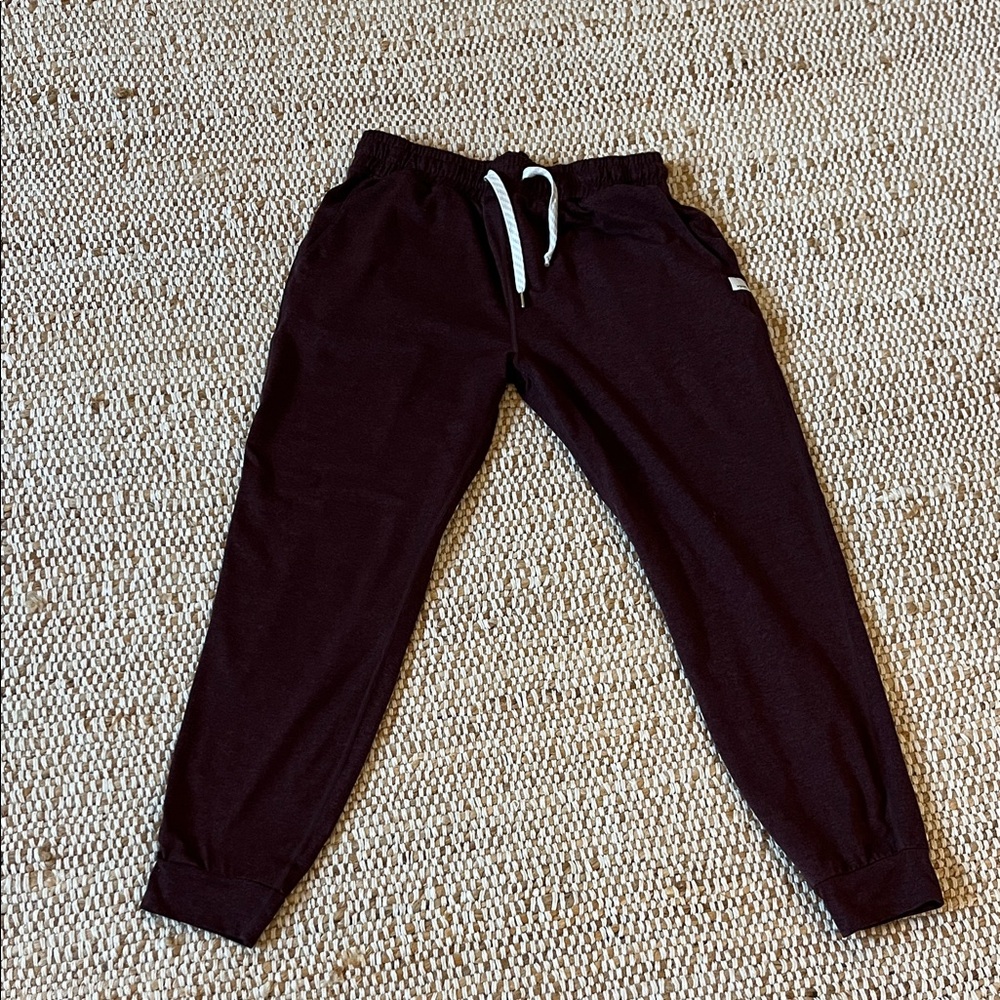Vuori women’s Dark burgundy Heather Joggers with Drawstring